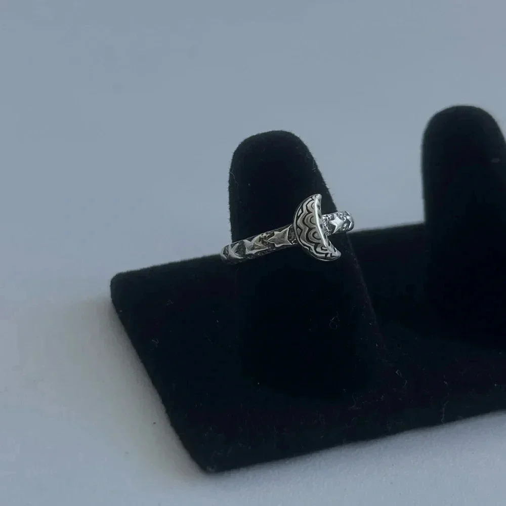 925 Sterling Silver Oxidized Moon and Star Ring - Picture 5 of 9